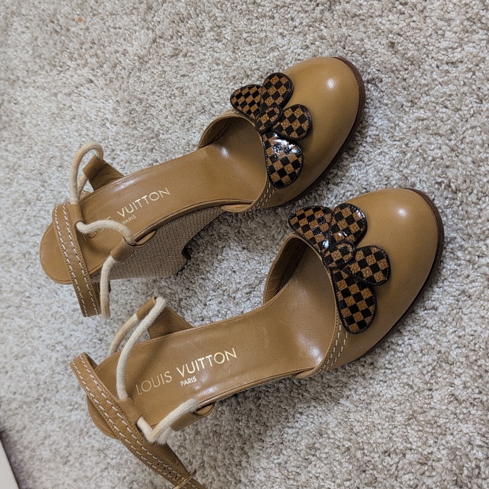 Vintage Louis Vuitton Wedge 37